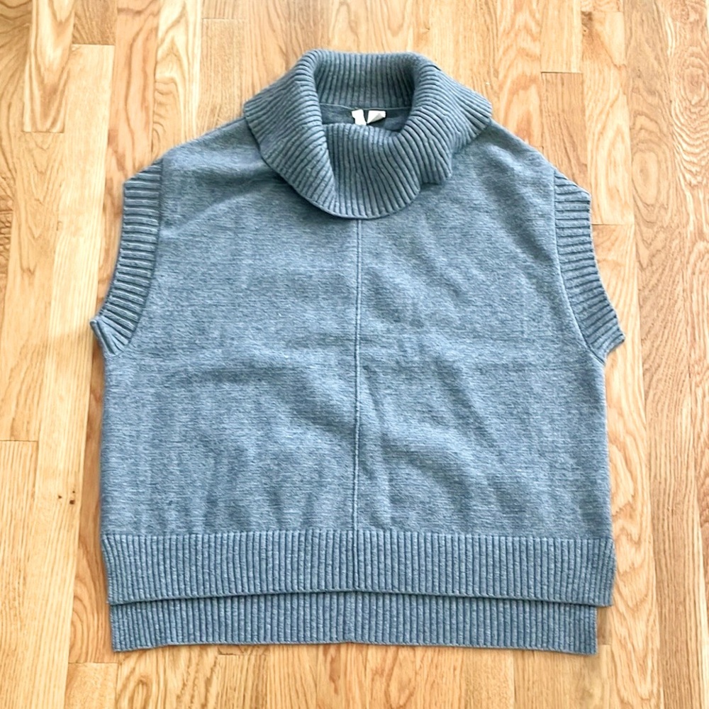 NWOT Anthropology Moth Gray Sleeveless Turtleneck Sweater Vest